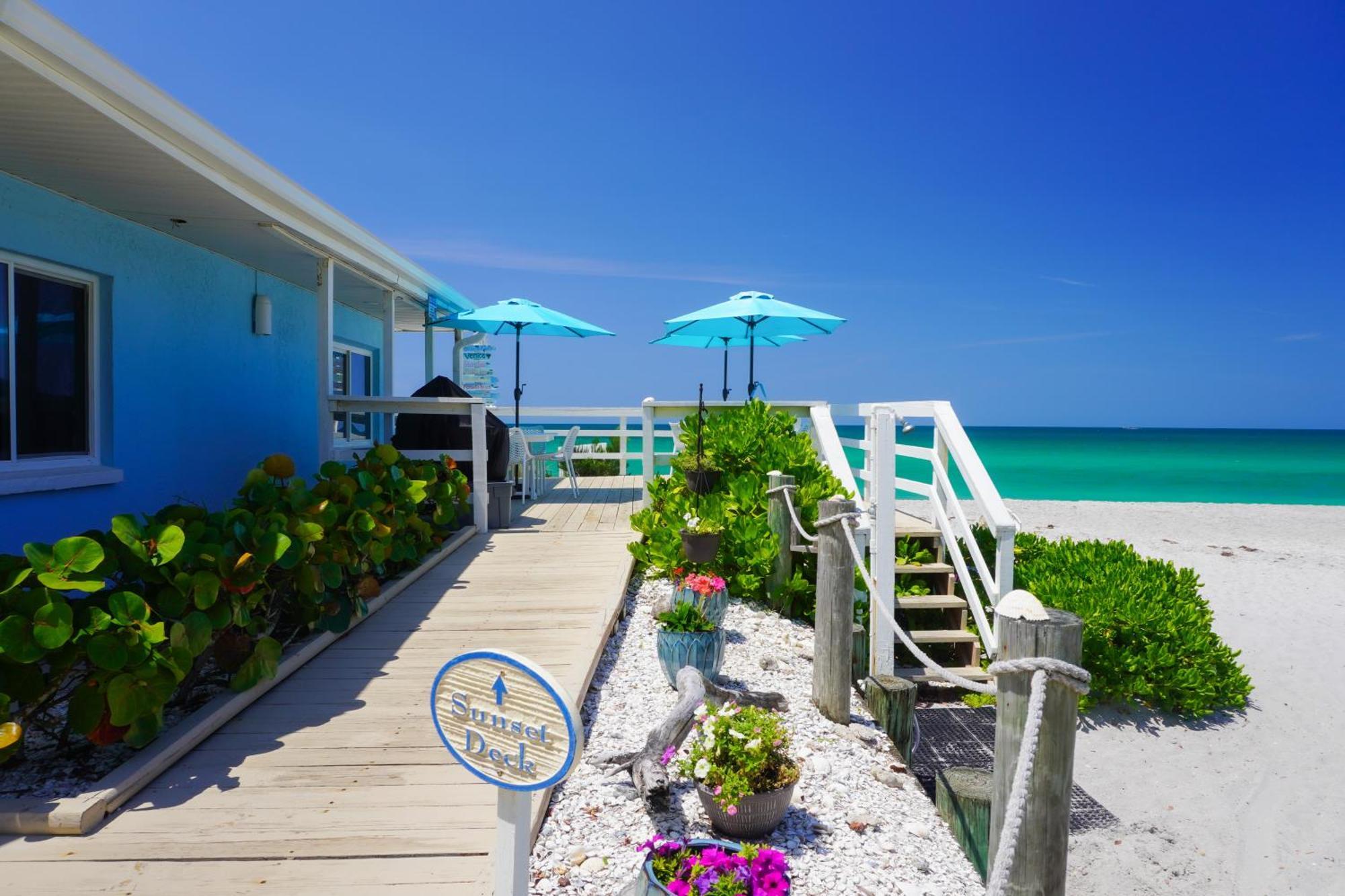 Pearl Beach Inn Englewood Exterior photo